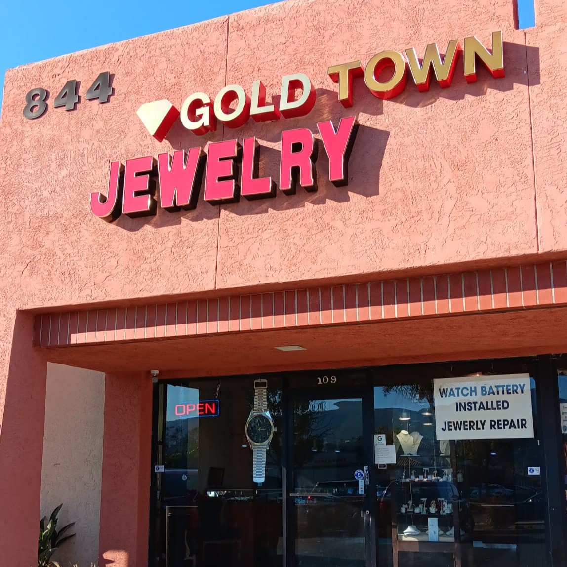 Front of jewelry and watch repair shop in San Marcos, CA